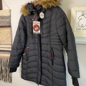 NWT down jacket -large